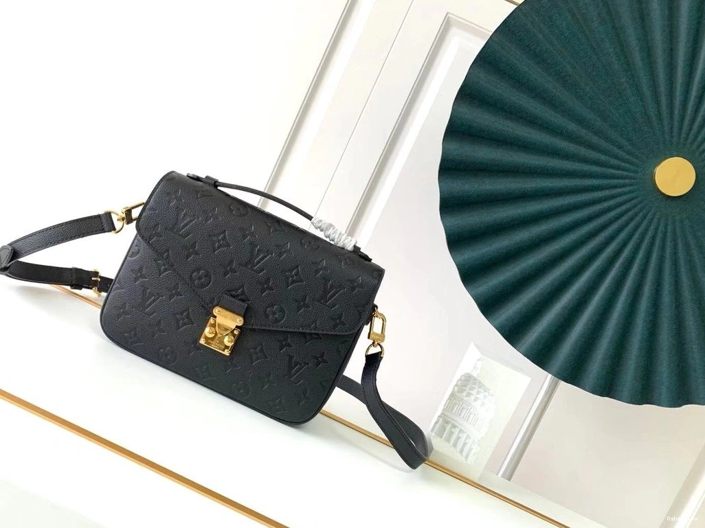 Vuitton Louis Pochette Metis 0416